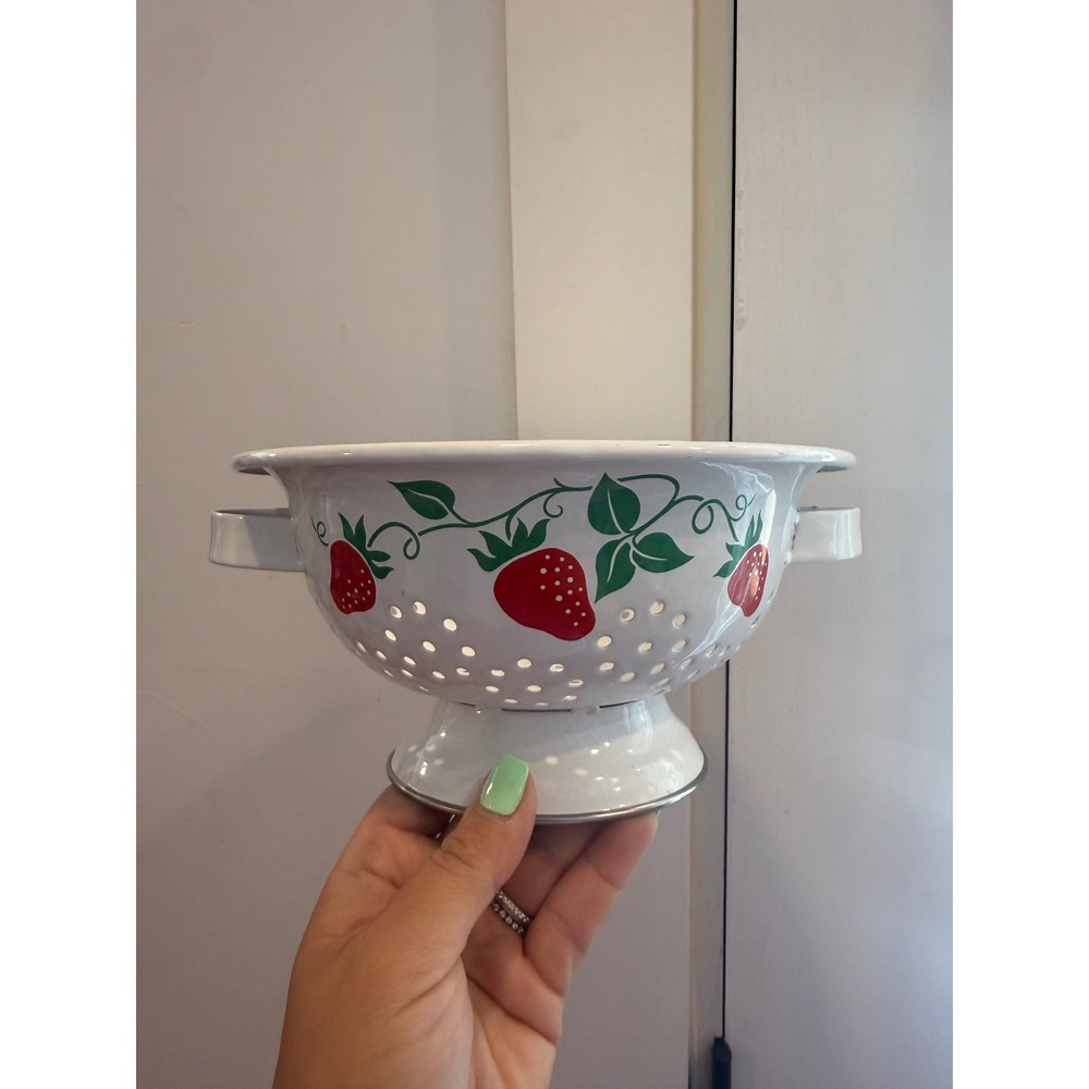 Vintage 1983 Teleflora Strawberry Enamel Colander Footed Strainer - Picture 3 of 4
